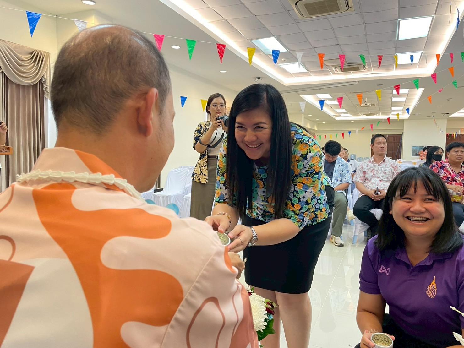 43. วันที่ 26 เมษายน 2568 สาขาการบริหารการศึกษา ได้จัดกิจกรรมรดน้ำดำหัวคณาจารย์ระดับบัณฑิตศึกษา ประจำสาขาการบริหารการศึกษา ณ ห้องประชุมครุร่มสัก 1 ชั้น 3 อาคารคณะครุศาสตร์